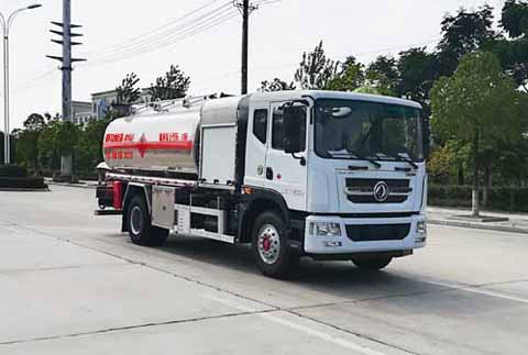 東風D9飛機加油車